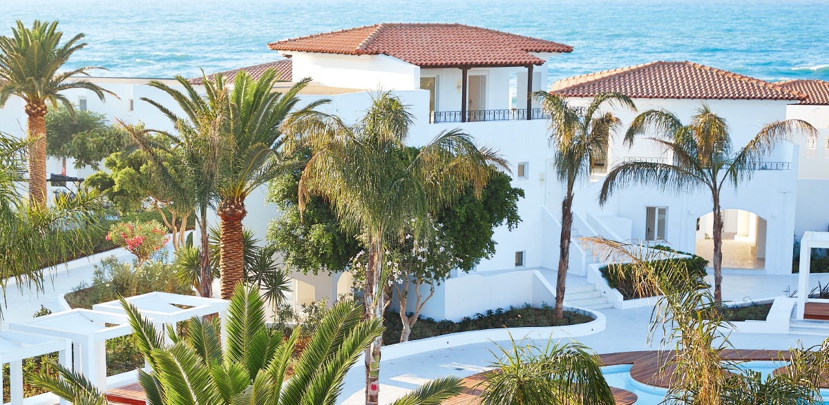 02-luxury-bungalow-suite-garden-view-outdoors-panorama