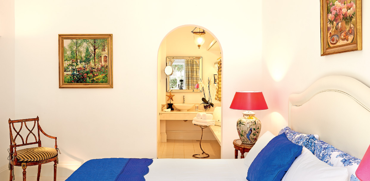 01-caramel-beach-resort-luxury-bungalow-suite-with-private-outdoor-hydromassage-bathtub-crete
