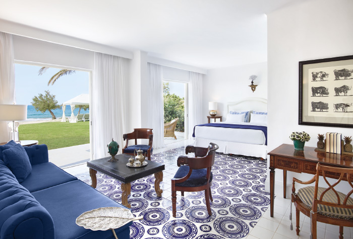 02-luxury-suites-and-villas-in-caramel-resort-greece