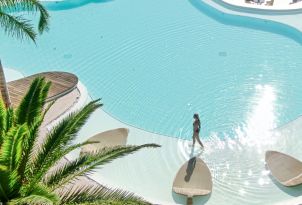 02-big-blue-pool-caramel-resort-crete
